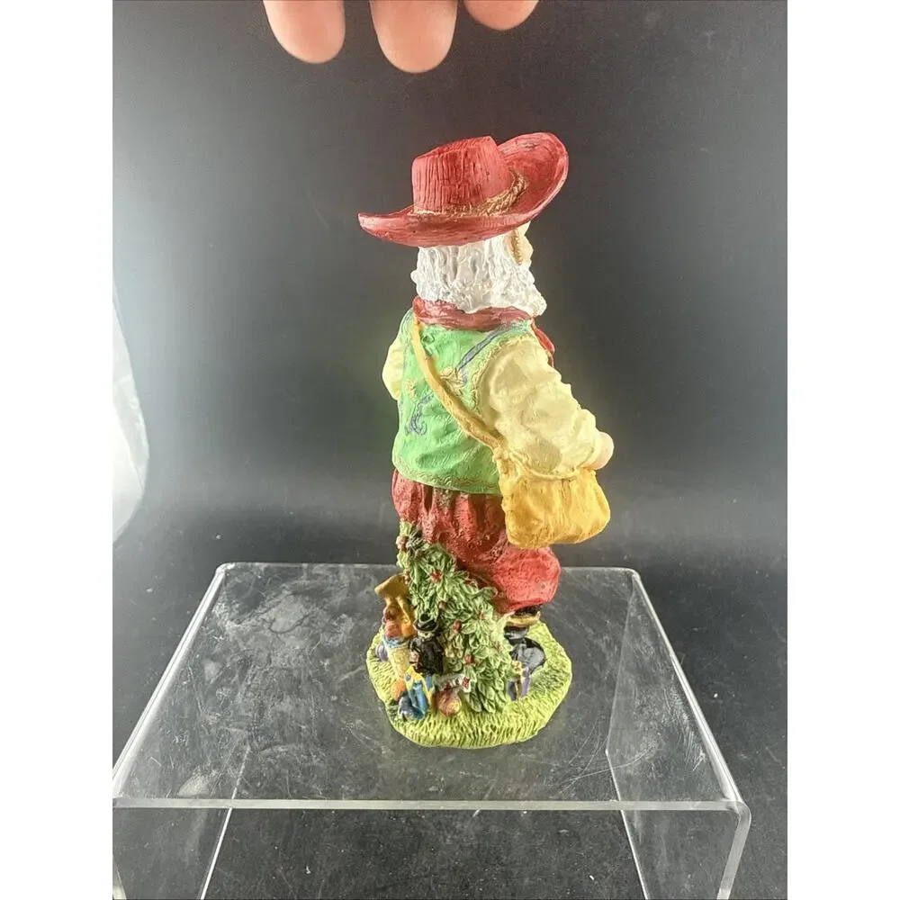 International Santa Claus Collection Padre Nicholas Figurine Brazil SC22